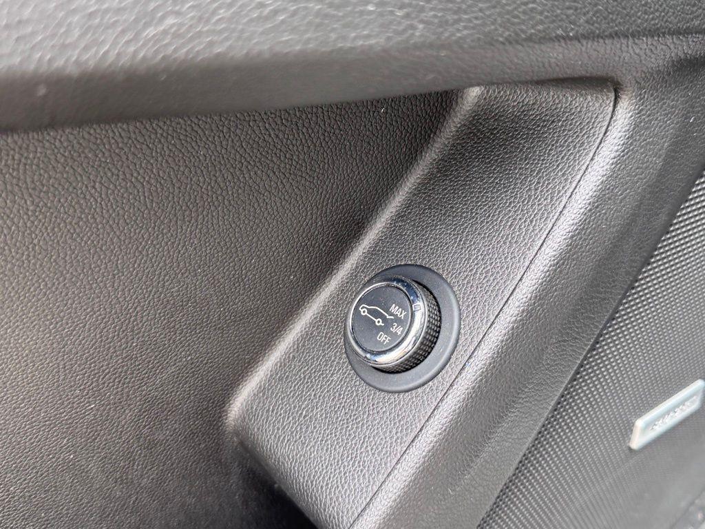 used 2021 Chevrolet Traverse car, priced at $24,991