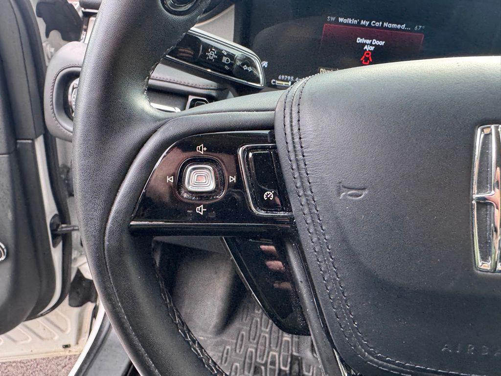 used 2023 Lincoln Aviator car, priced at $32,871