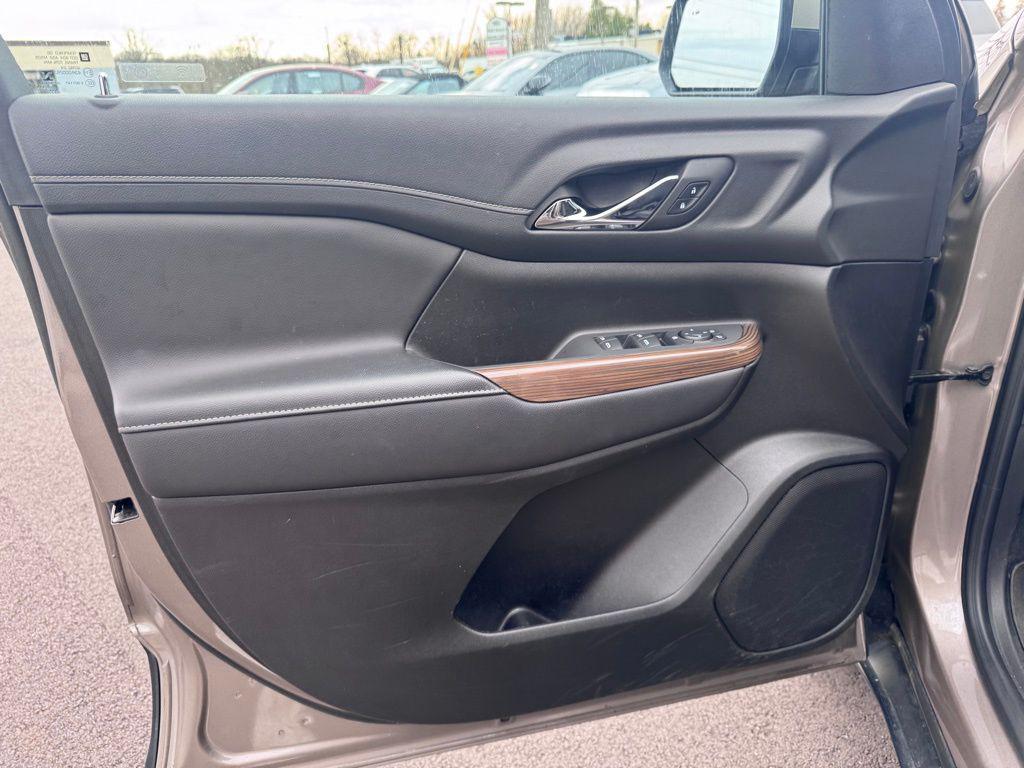 used 2023 GMC Acadia car, priced at $19,404