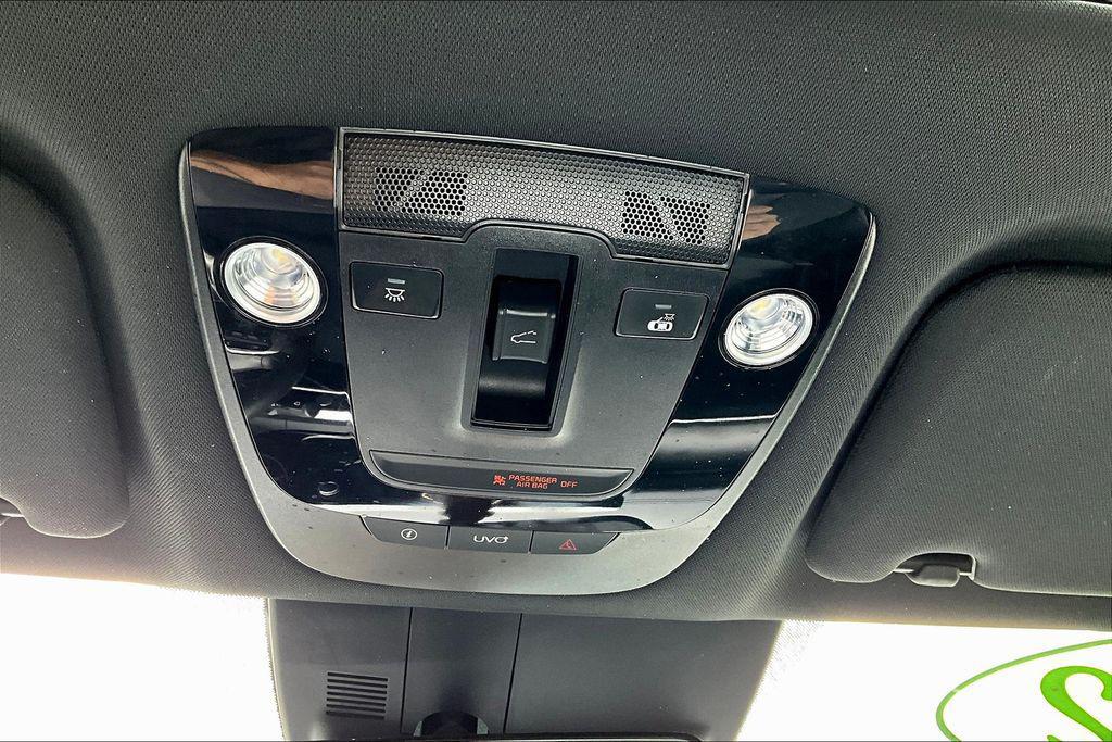 Glacial White Pearl 2022 Kia K5 GT-Line