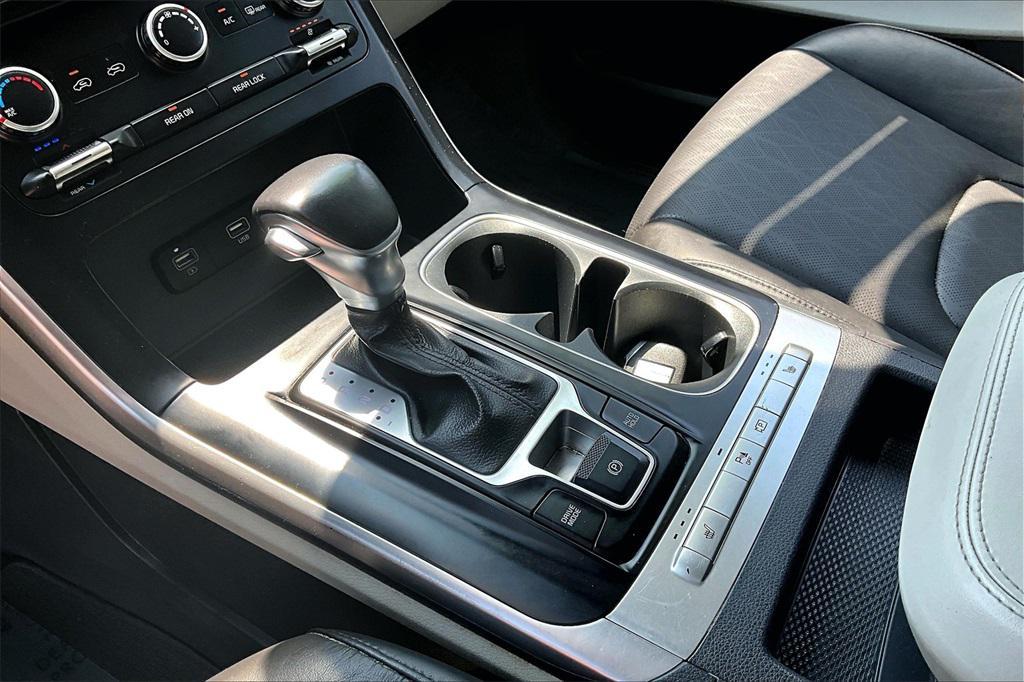 used 2022 Kia Carnival car, priced at $20,495