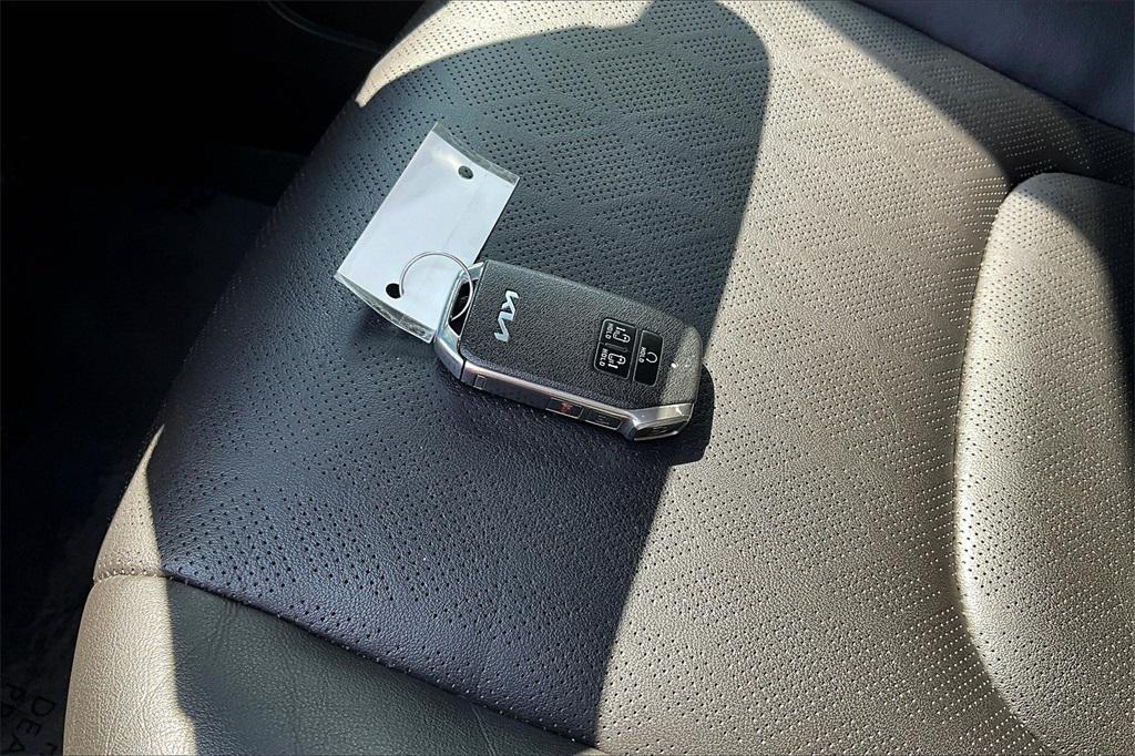 used 2022 Kia Carnival car, priced at $20,495