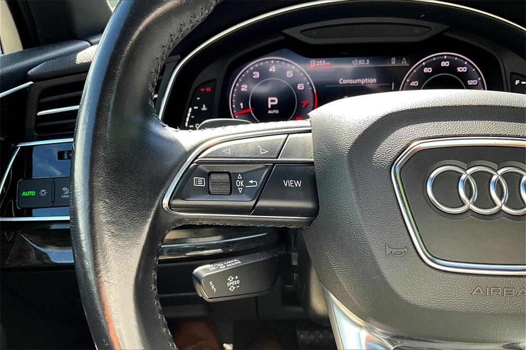 2020 Glacier White Audi Q7