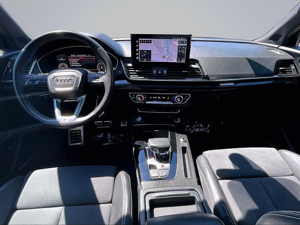 Audi SQ5 view 16