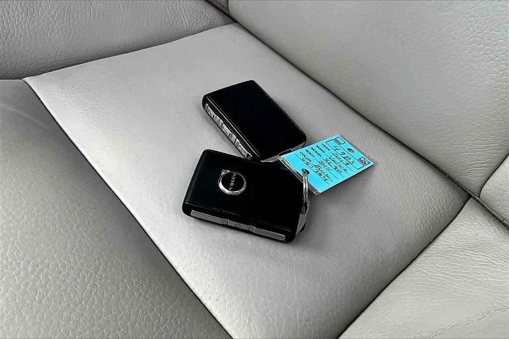 used 2019 Volvo XC90 car, priced at $19,495