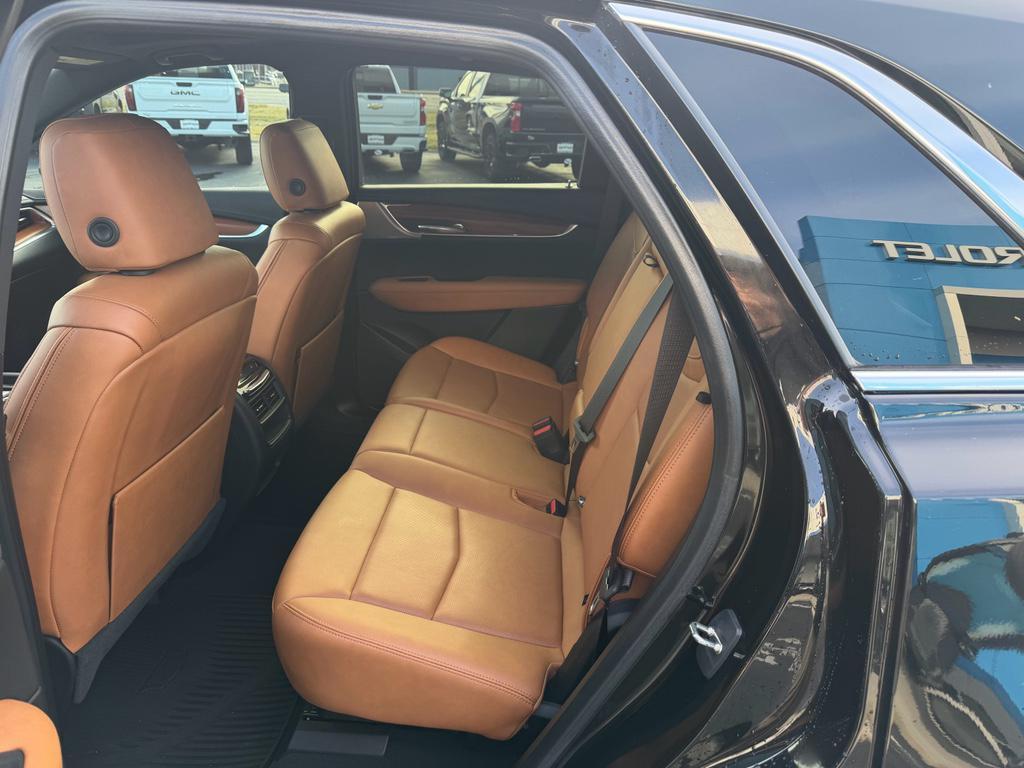 used 2023 Cadillac XT5 car, priced at $31,620