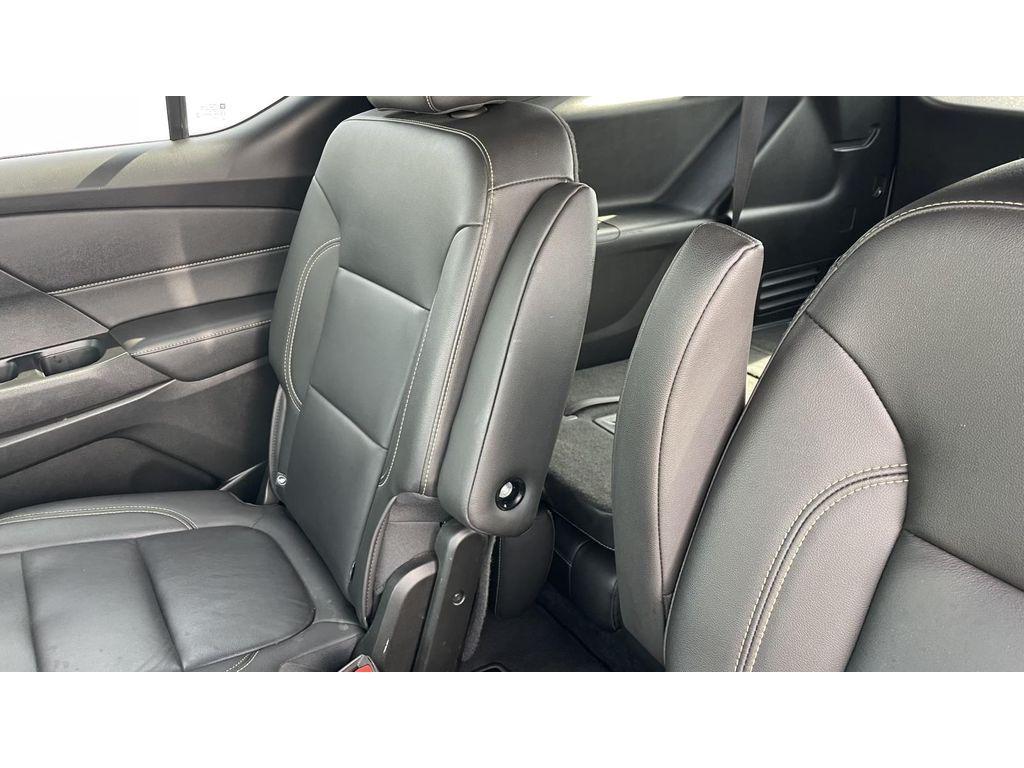 used 2023 Chevrolet Traverse car, priced at $31,990