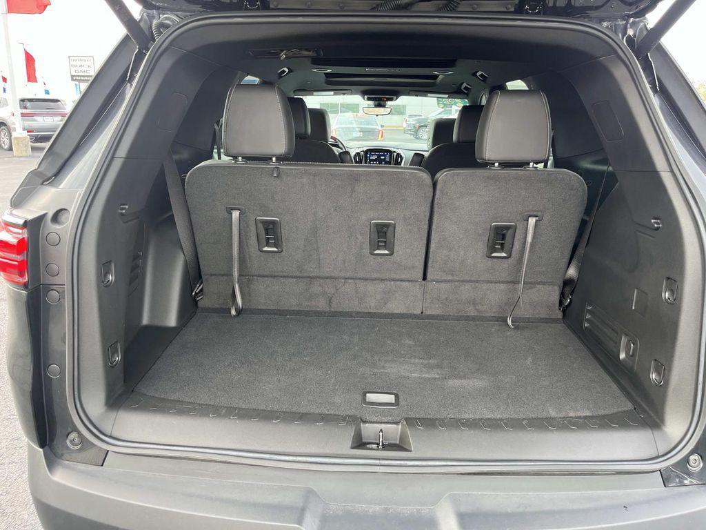used 2023 Chevrolet Traverse car, priced at $31,990