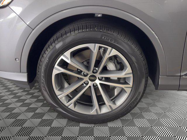 new 2026 Audi Q7 car, priced at $63,079