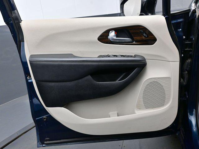 used 2024 Chrysler Pacifica car, priced at $30,995