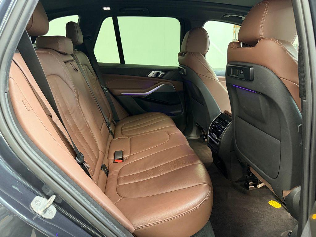 BMW X5 view 12