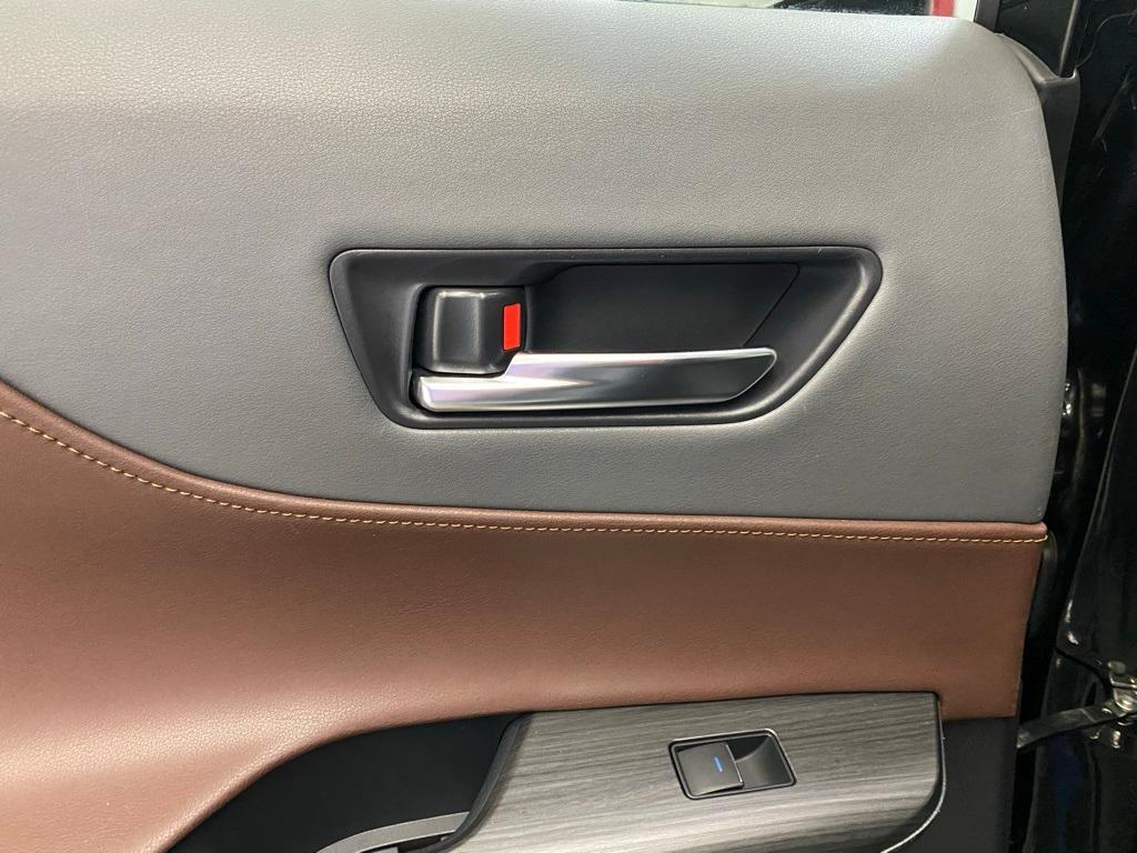 2021 Black Toyota Venza