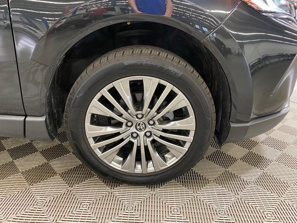 2021 Black Toyota Venza