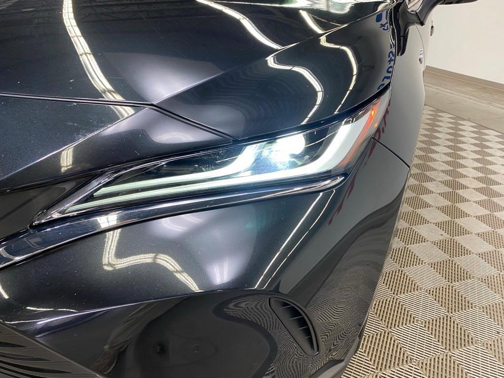 2021 Black Toyota Venza