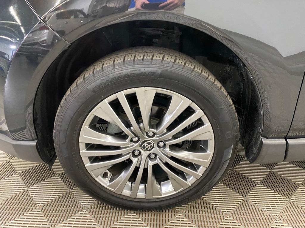 2021 Black Toyota Venza