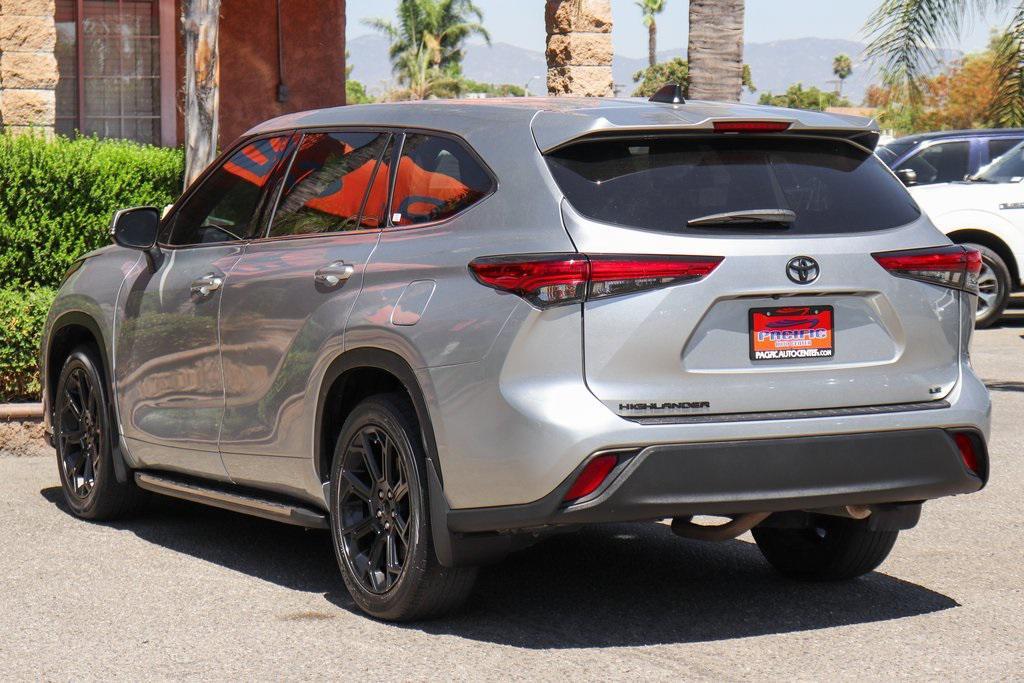 used 2022 Toyota Highlander car, priced at $23,995