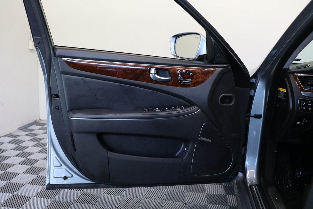 used 2015 Hyundai Equus car, priced at $13,995