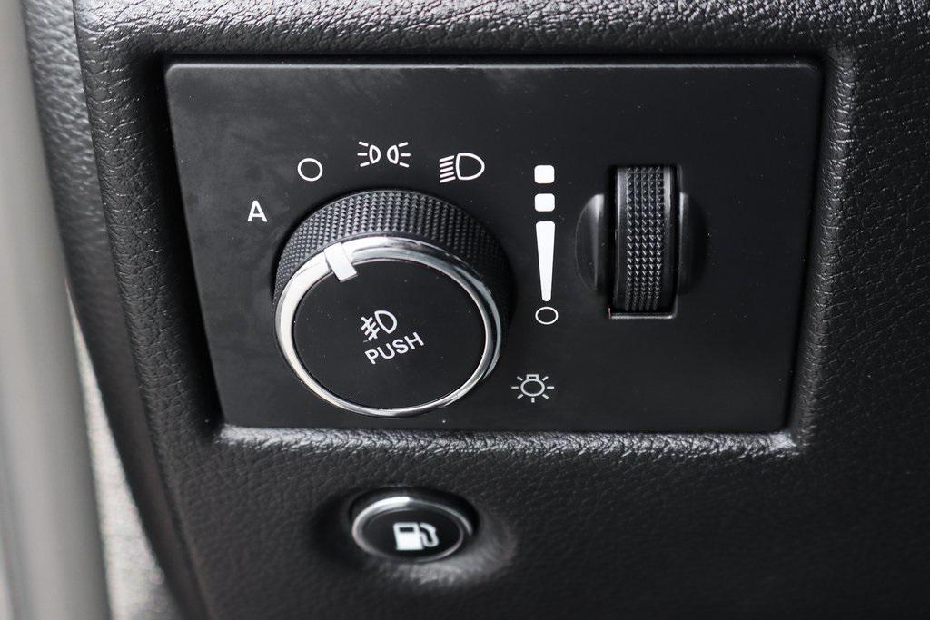 used 2021 Jeep Grand Cherokee car, priced at $19,995