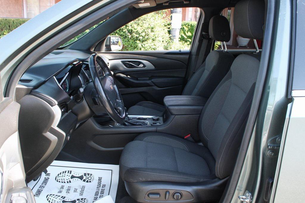 used 2022 Chevrolet Traverse car, priced at $20,995