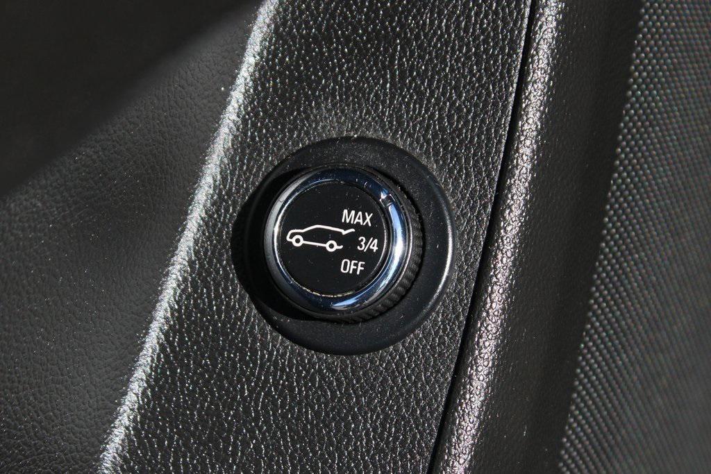 used 2022 Chevrolet Traverse car, priced at $20,995