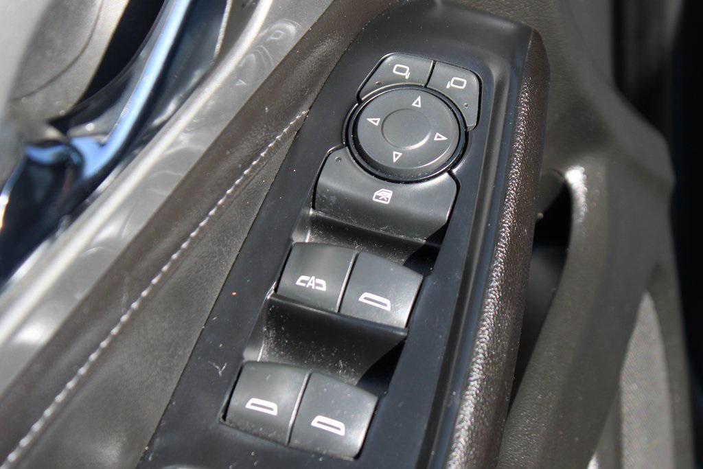 used 2022 Chevrolet Traverse car, priced at $20,995