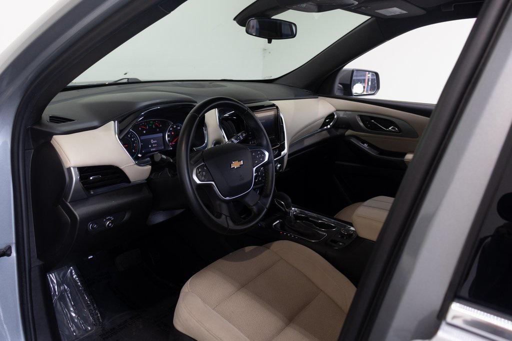 used 2023 Chevrolet Traverse car, priced at $20,995