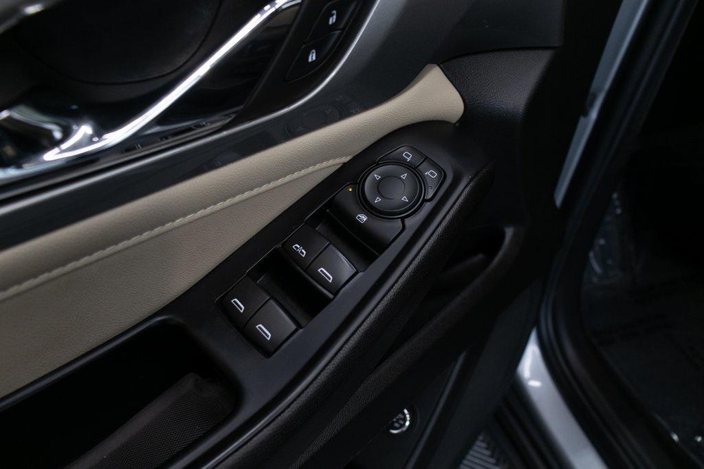 used 2023 Chevrolet Traverse car, priced at $20,995