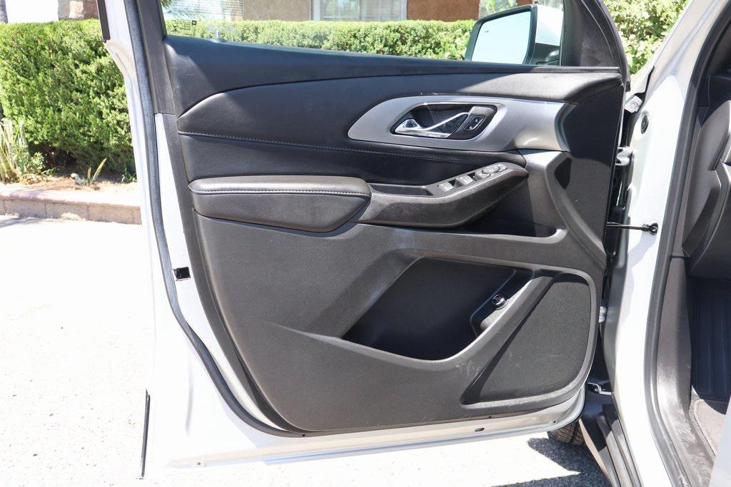used 2022 Chevrolet Traverse car, priced at $20,995