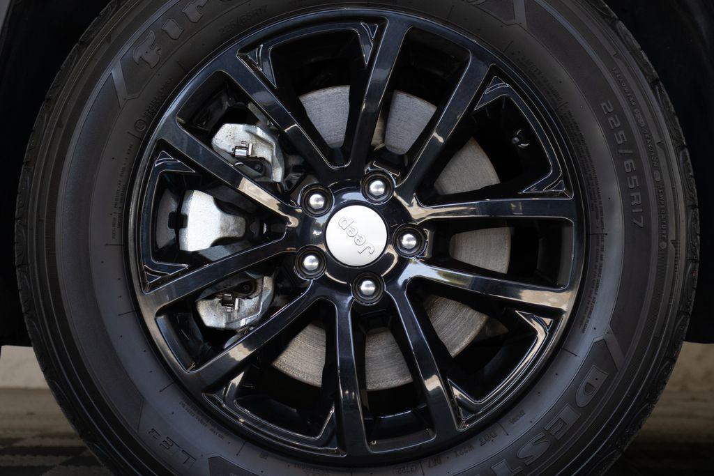 used 2022 Jeep Cherokee car, priced at $20,995