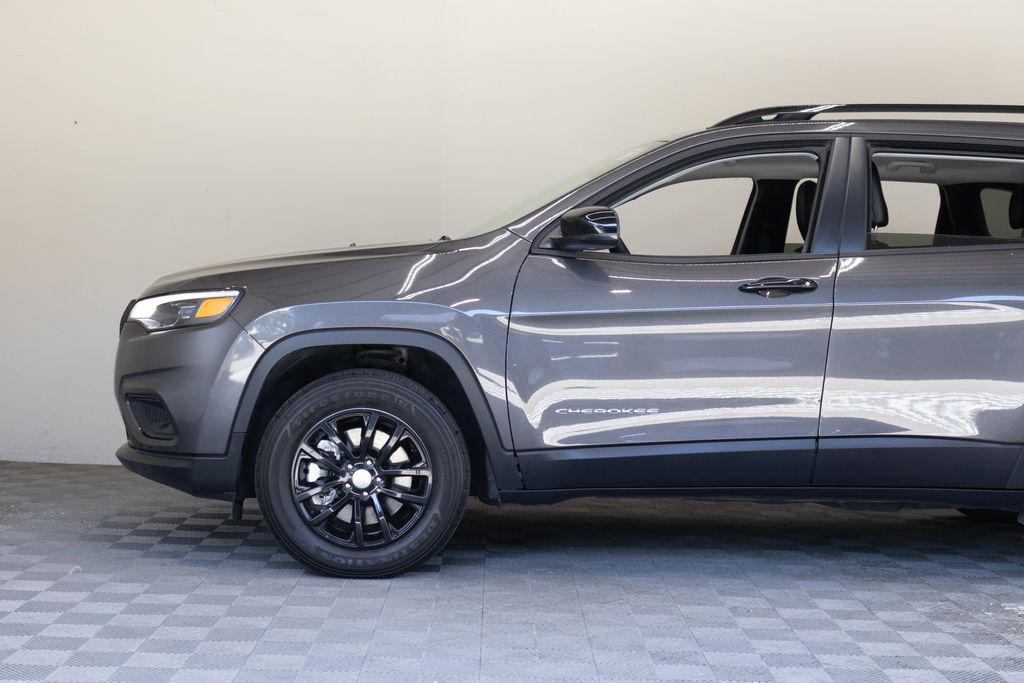 used 2022 Jeep Cherokee car, priced at $20,995