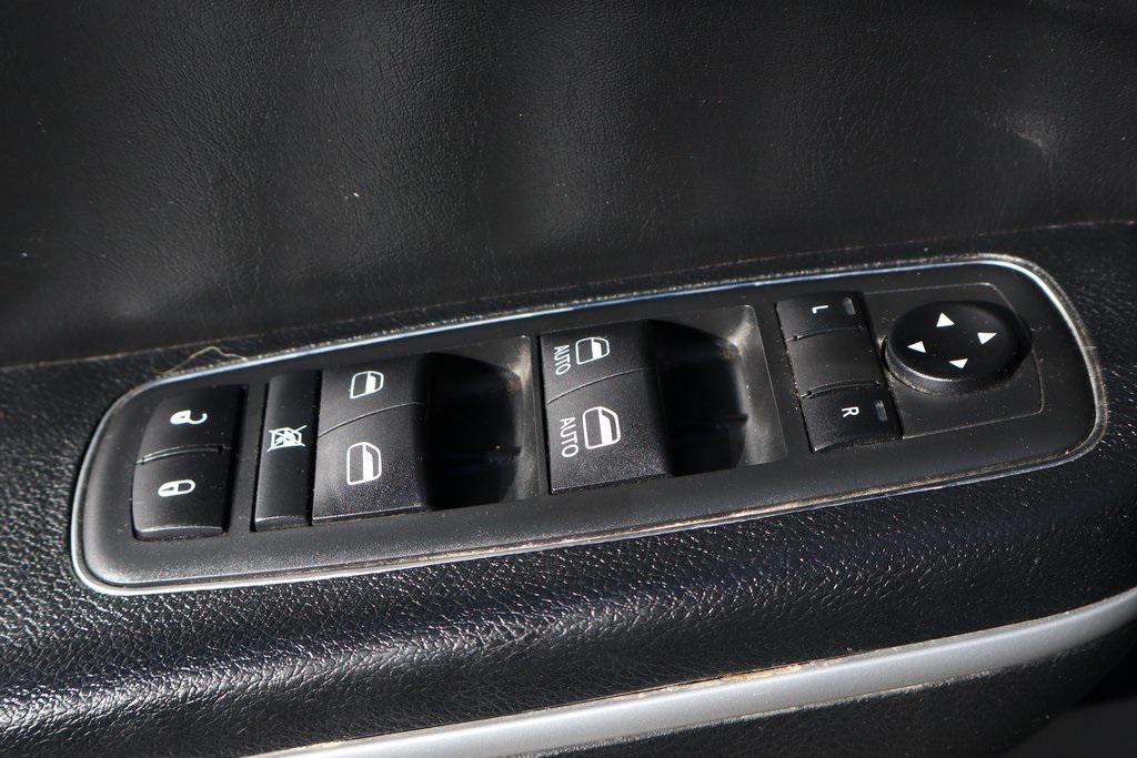 used 2020 Chrysler 300 car, priced at $18,995