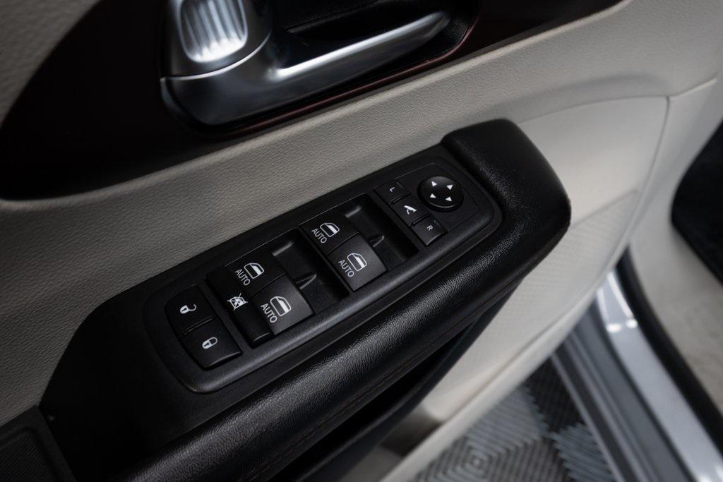 used 2020 Chrysler Pacifica car, priced at $13,995