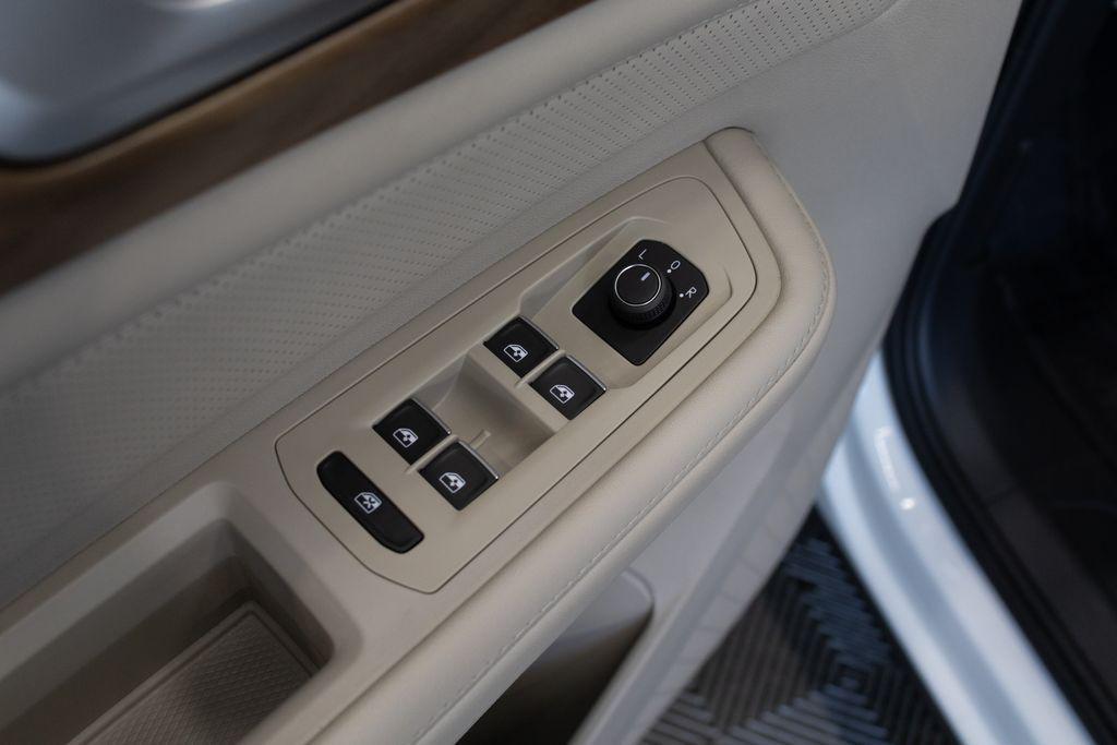 used 2024 Volkswagen Atlas car, priced at $26,995