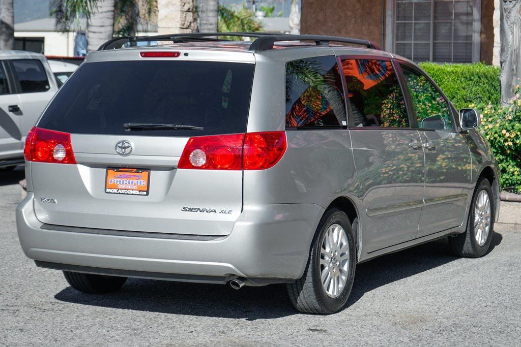 used 2007 Toyota Sienna car, priced at $14,995