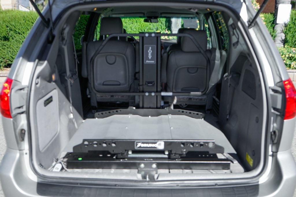 used 2007 Toyota Sienna car, priced at $14,995