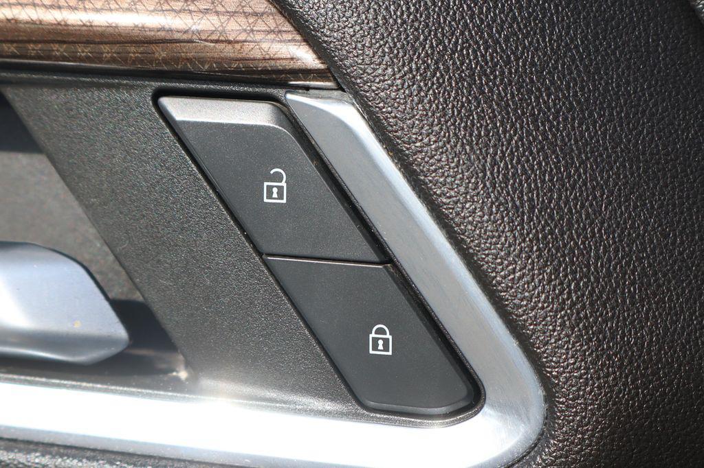used 2023 Chevrolet Silverado 1500 car, priced at $32,995