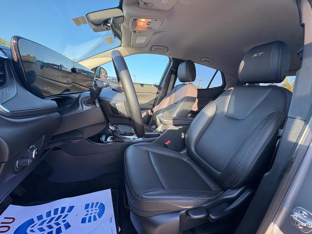 used 2024 Buick Encore GX car, priced at $25,320