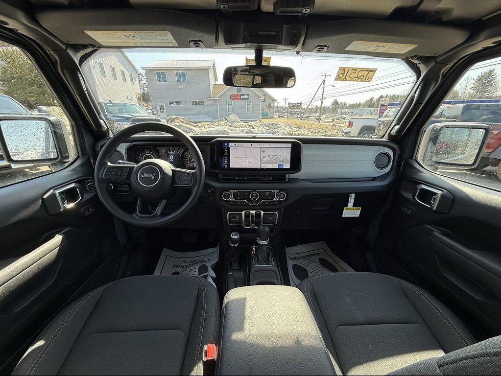 new 2025 Jeep Gladiator car, priced at $44,680