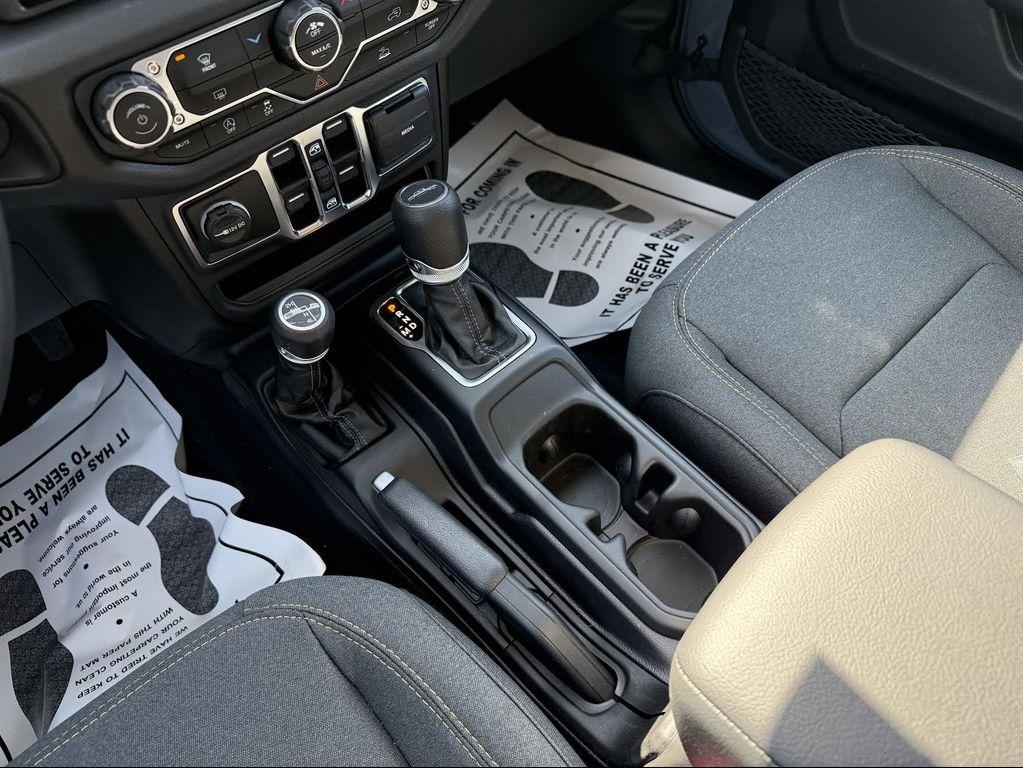 new 2025 Jeep Gladiator car, priced at $44,680