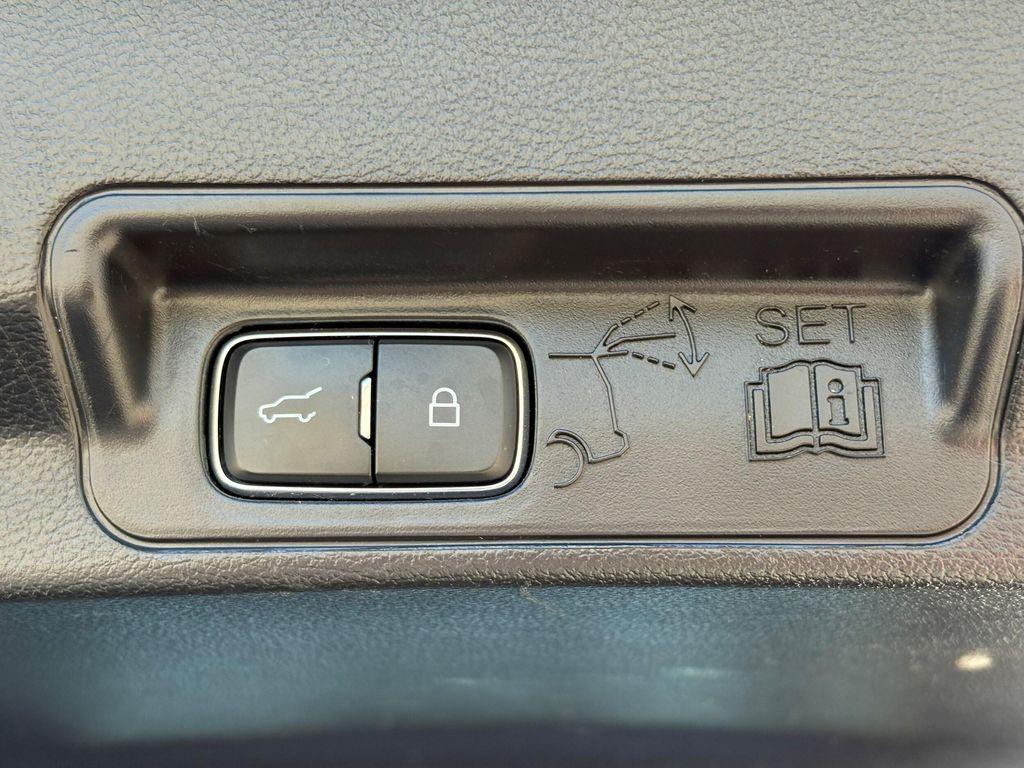 used 2022 Ford Explorer car, priced at $27,207