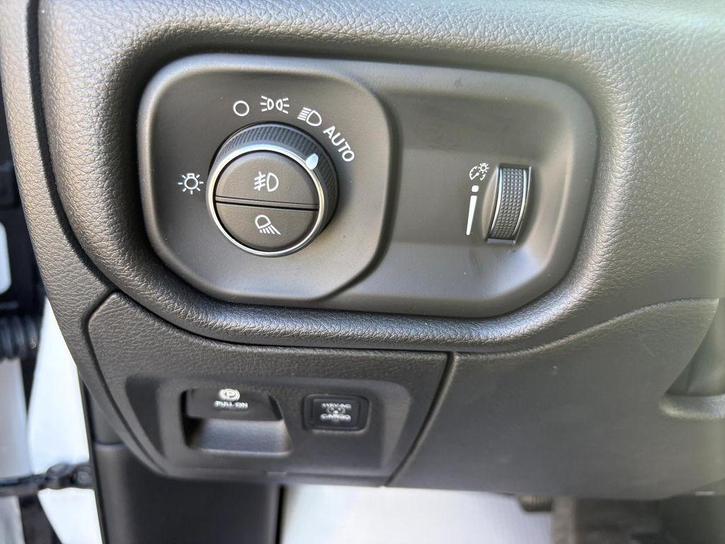 new 2025 Ram 1500 car, priced at $54,640