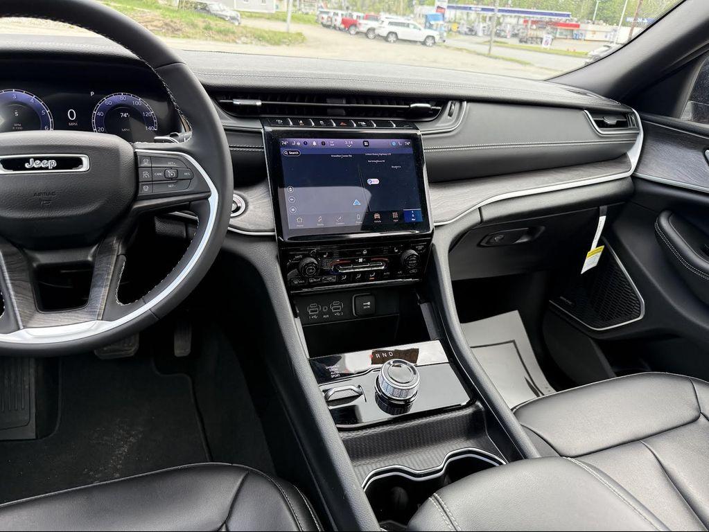 new 2024 Jeep Grand Cherokee L car, priced at $61,155