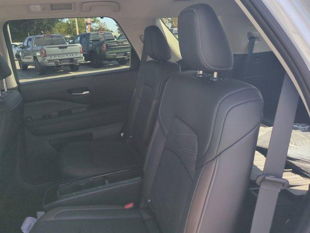 new 2025 Nissan Pathfinder car, priced at $43,871