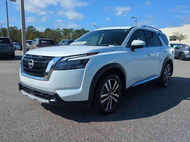 new 2025 Nissan Pathfinder car, priced at $43,871