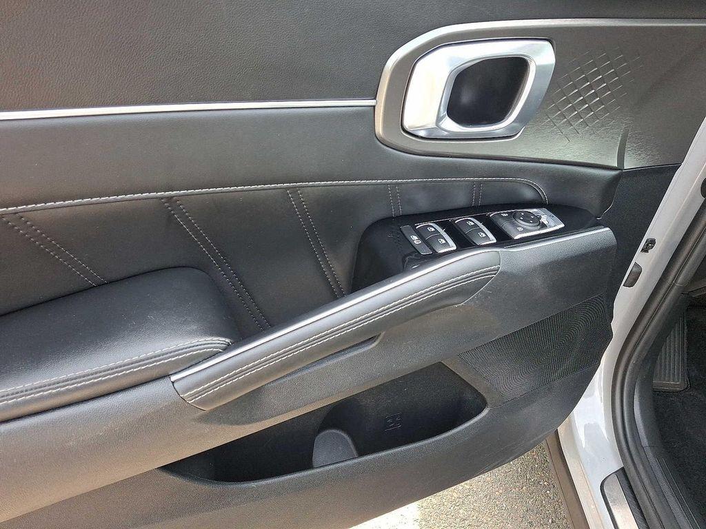 used 2023 Kia Sorento car, priced at $31,299