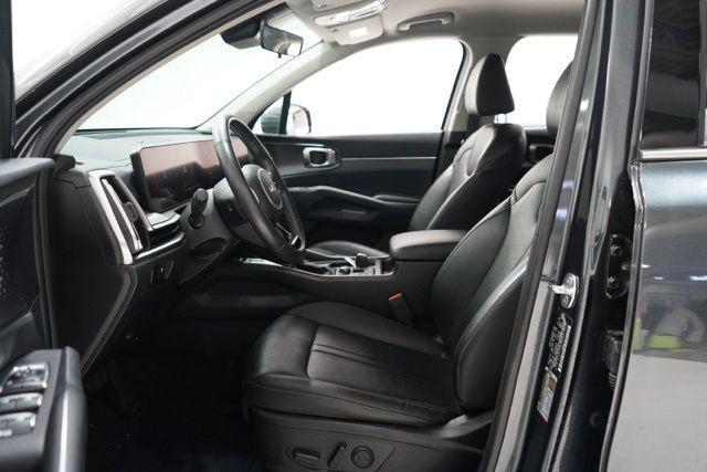 used 2024 Kia Sorento car, priced at $25,682