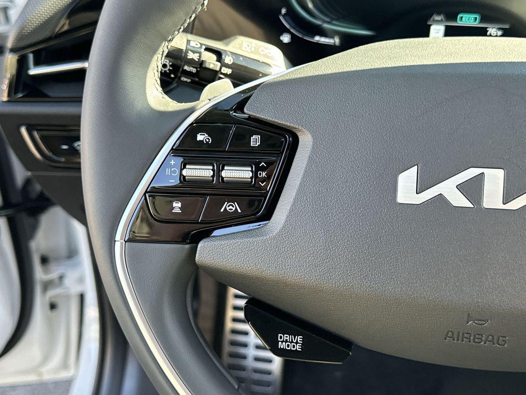 used 2025 Kia Niro car, priced at $28,701