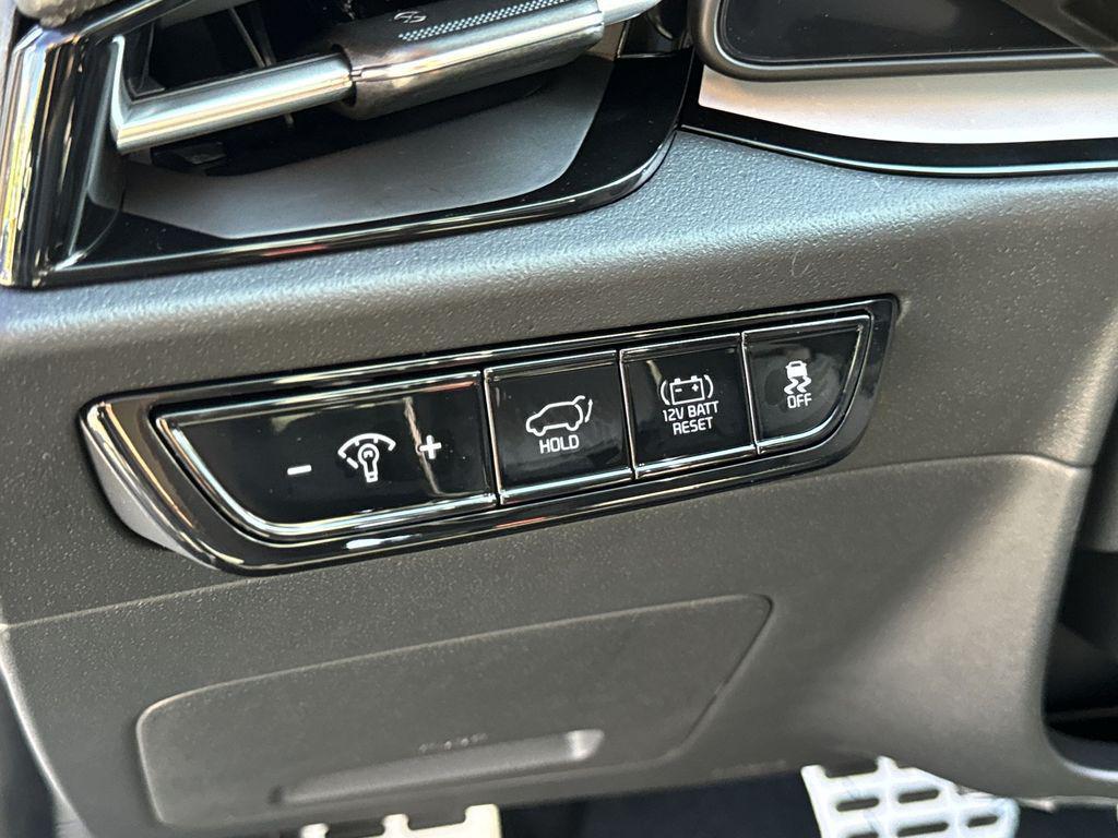 used 2025 Kia Niro car, priced at $28,701