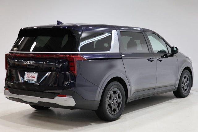 used 2025 Kia Carnival car, priced at $32,032