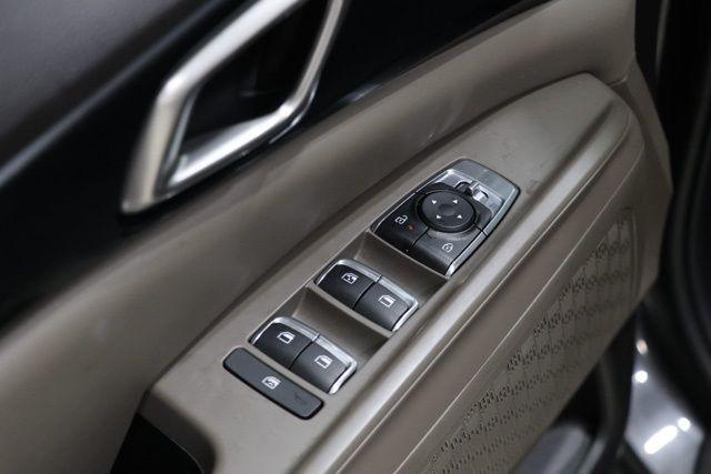 used 2025 Kia Carnival car, priced at $33,762